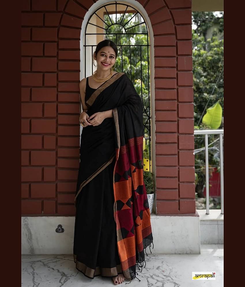 Aika Banarasi Silk Embellished Saree With Unstitched Blouse Piece ( Black )