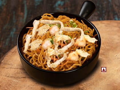 Chicken Noodles In Chilli Garlic Sauce Regular
