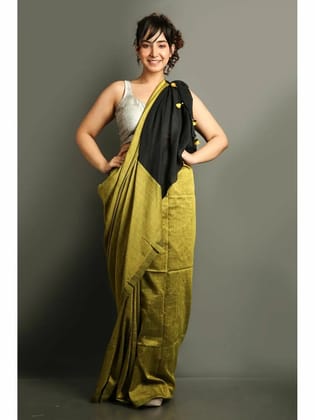 Best Selling Premium QualitySpace contrast blouse saree