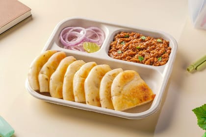 Chicken Kheema & Bread Kulcha Lunchbox Chicken Kheema & Bread Kulcha Lunchbox