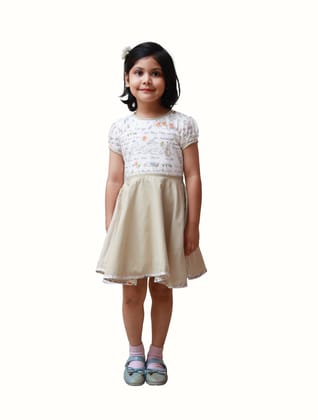 DE CHEVALERiE en Rouge -Audrey Vivienne Frock - Beige  4- 5 Years