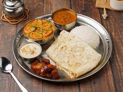 Butter Soya Chaap, Dal Makhani Deluxe Thali