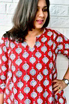 Pretty Red Phiran Kurta : Lightweight, breathable