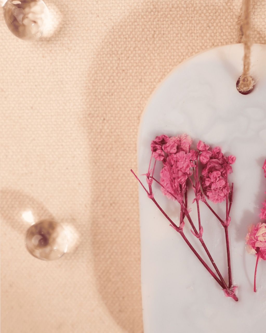 Elynn Apothecary Brandy & Cigars Wardrobe Fragrance (1 Unit) | Woody, Spicy & Smokey Notes | Handcrafted Wax Tablet with Dried Flowers