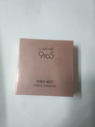 Lakme Primer-matte Powder foundation silky golden 