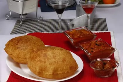 Bedmi Puri With Aloo Subji