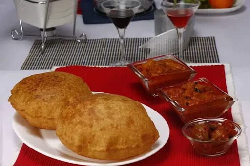 Bedmi Puri With Aloo Subji
