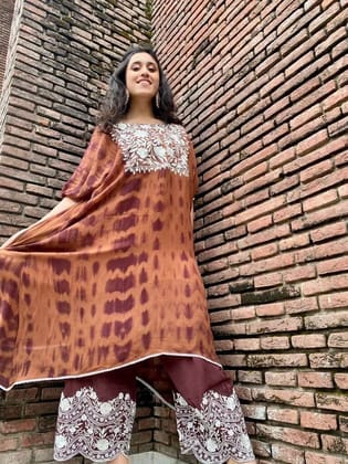 Shibori Garb in browns