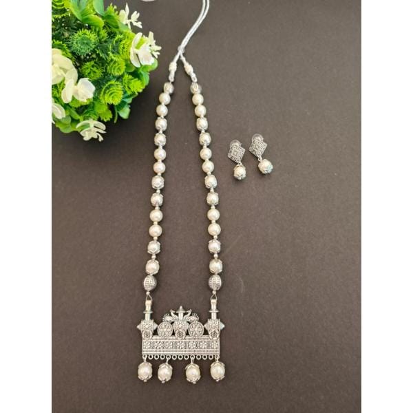 Pearl Necklace with Antique Silver Pendent