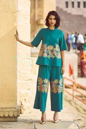 PLACEMENT EMBROIDERED SET-XS / XXL