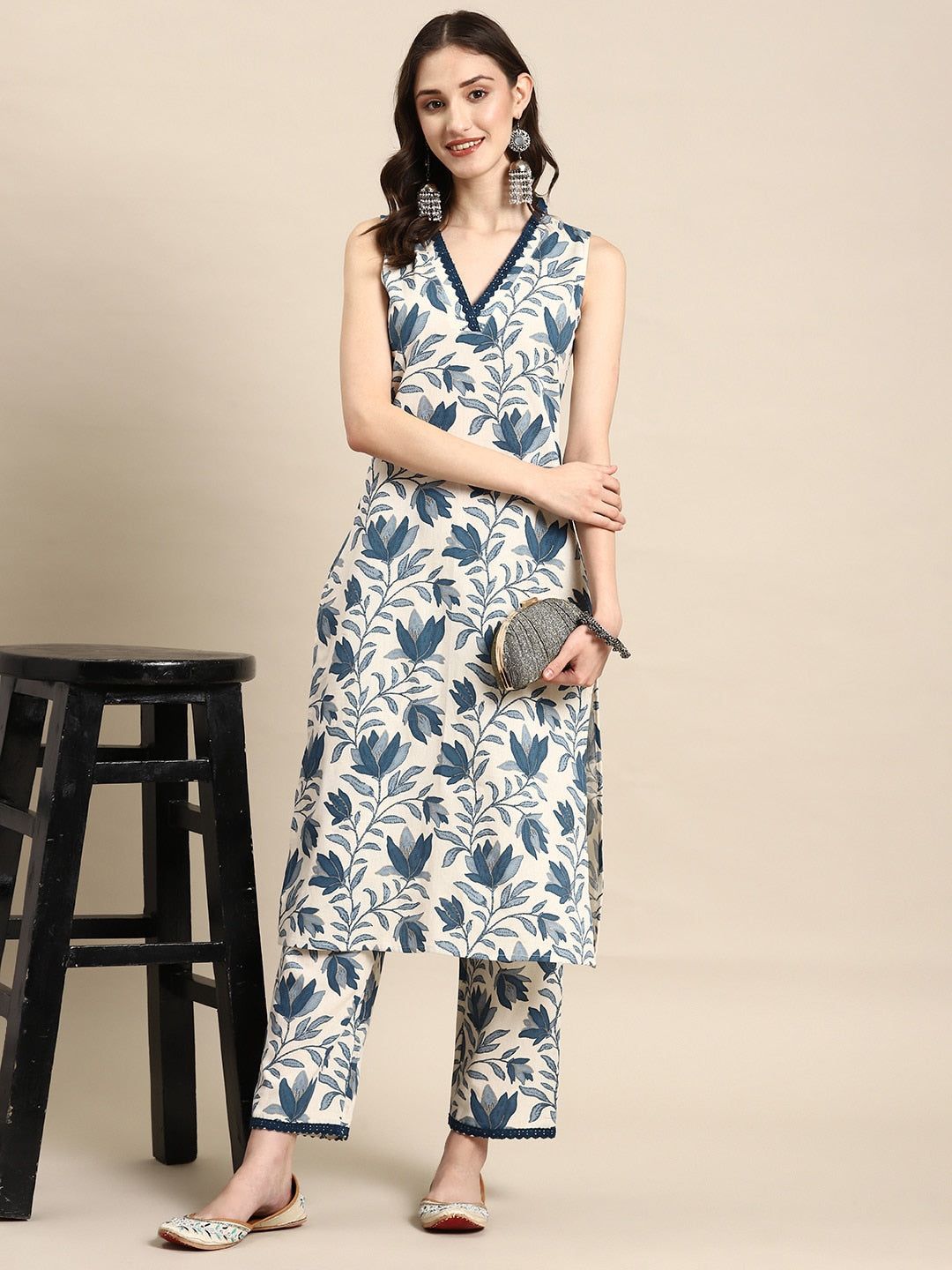Women Floral Printed Regular Kurta with Trousers-XS / BLUE