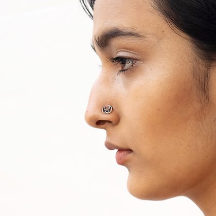 The Taurus nose pin-pierced(wire)