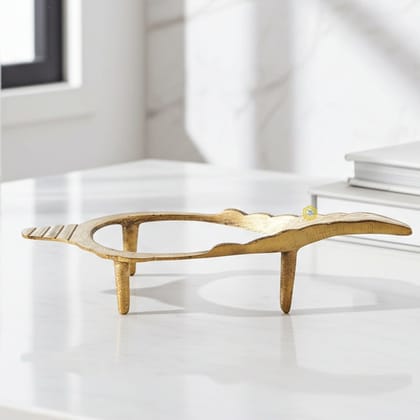 Brass Konch, Shankh Stand, Length : 7.6 Inch (ZMAS555 J)