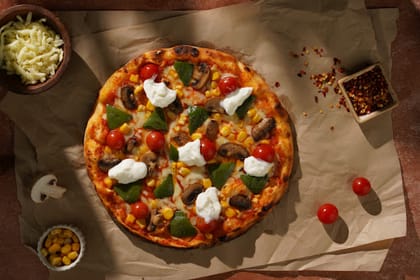 Woodfired - Burrata Farmhouse Pizza (Bellpepper & Mushroom)