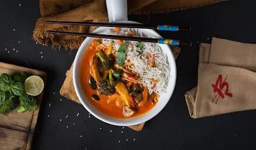 Thai Red Chicken Curry With Steamed Rice Bowl