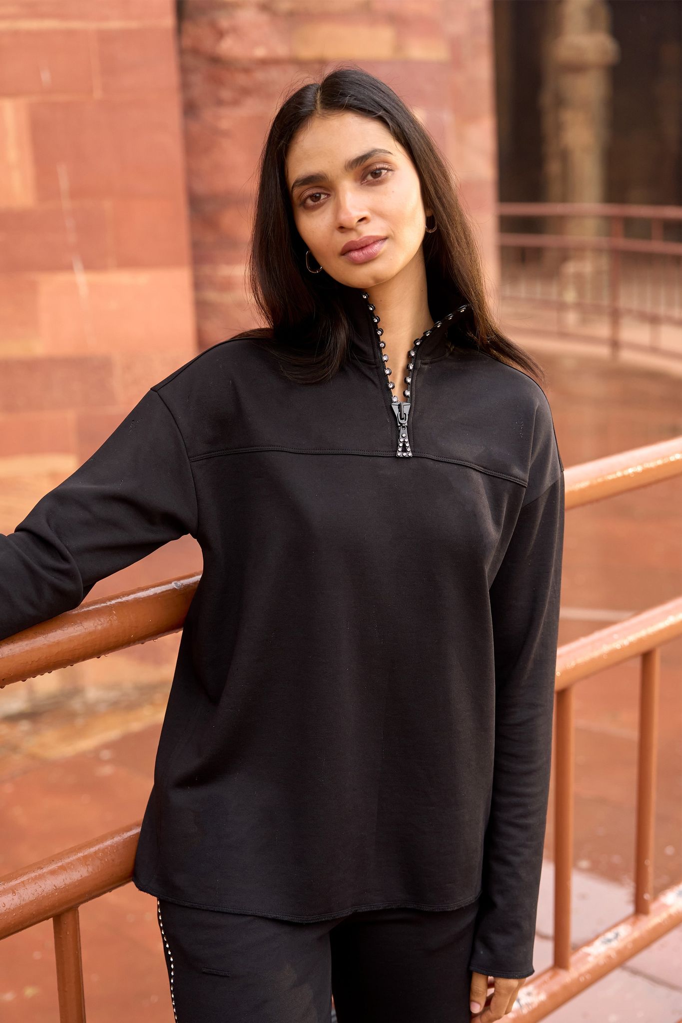 CRYSTAL ZIP NECK TOP-XS / Black