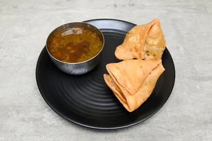 Samosa With Chole