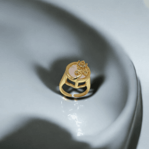 Exquisite Gold Ring