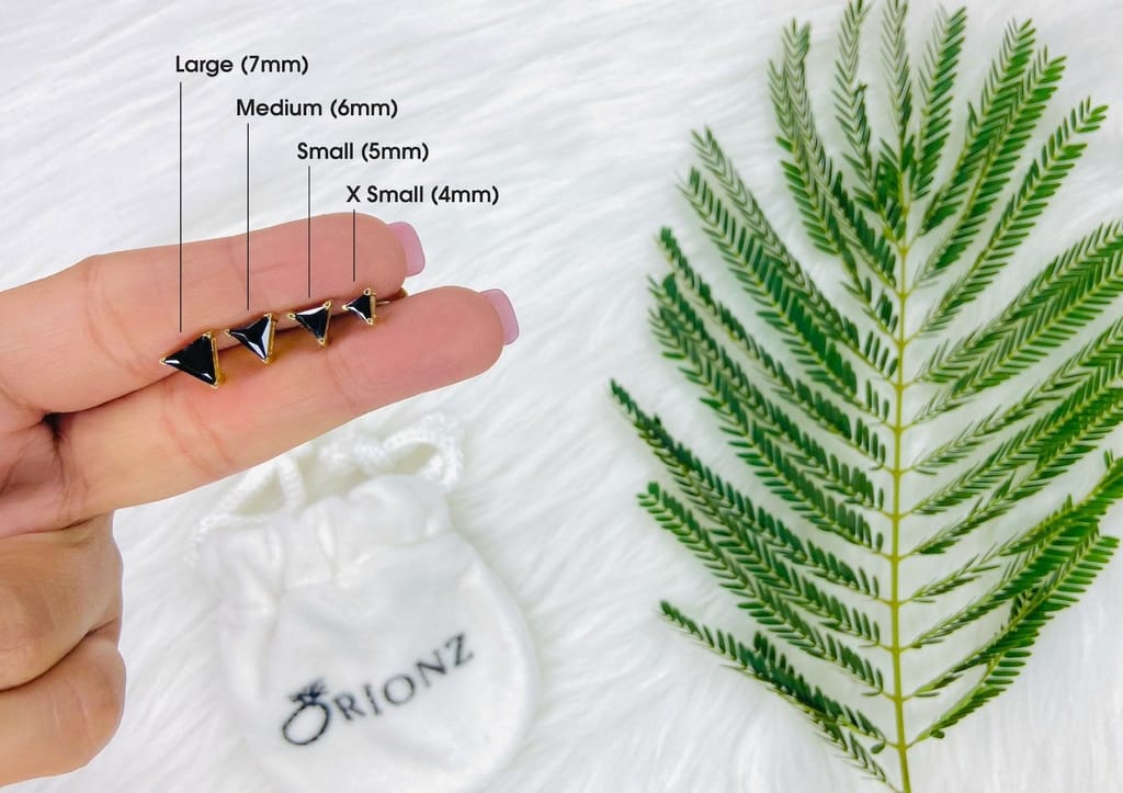 Black Triangle Solitaire Men's Ear Stud (1 Pc Only)