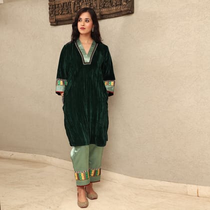 Green Crushed Velvet Embroidered & Brocade Applique Kurta-XS