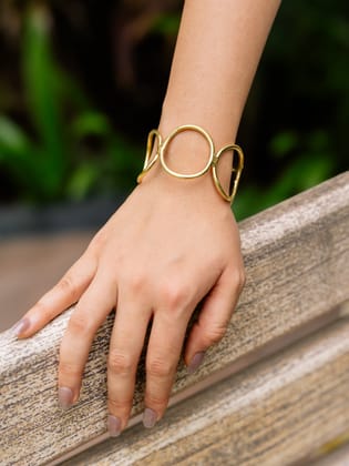 Linked Rings Adjustable Brass Bracelet (Anti Tarnish)