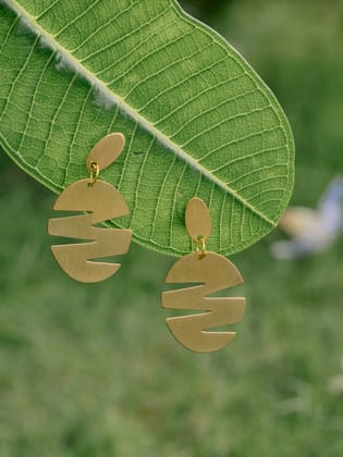 Milli cut out Brass Earring (Anti Tarnish)