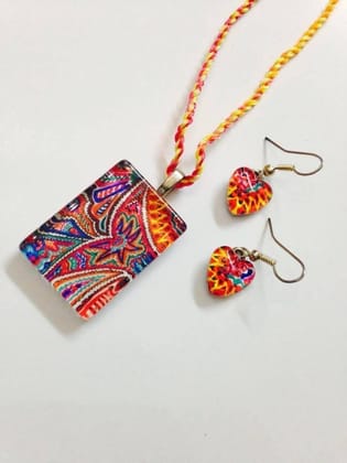 Mor-Pankh Glass Pendant and Earrings