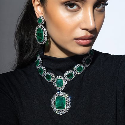 Hameeda - Green Doublet Stones Necklace Set