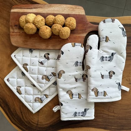 Combo Set of Cream & Brown Dog Print Microwave Oven Mittens & Pot Holders