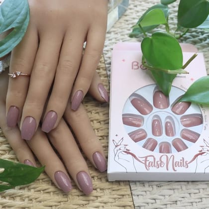 GLOSSY STILLETO NAILS (NAIL KIT INCLUDED)-Nude