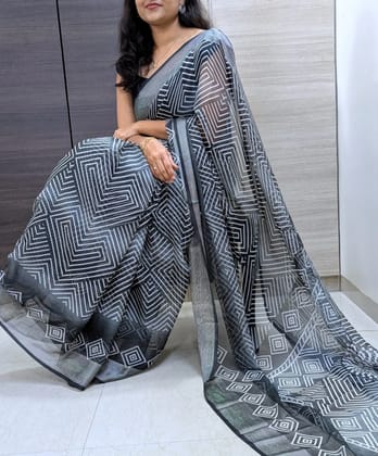 Bandhani print with Zari woven