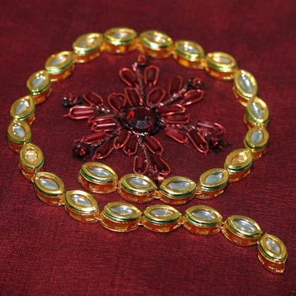 25 Pcs, 10x6mm Golden Meenakari Kundan Kadi Chain Golden-Golden / Kundan / Oval