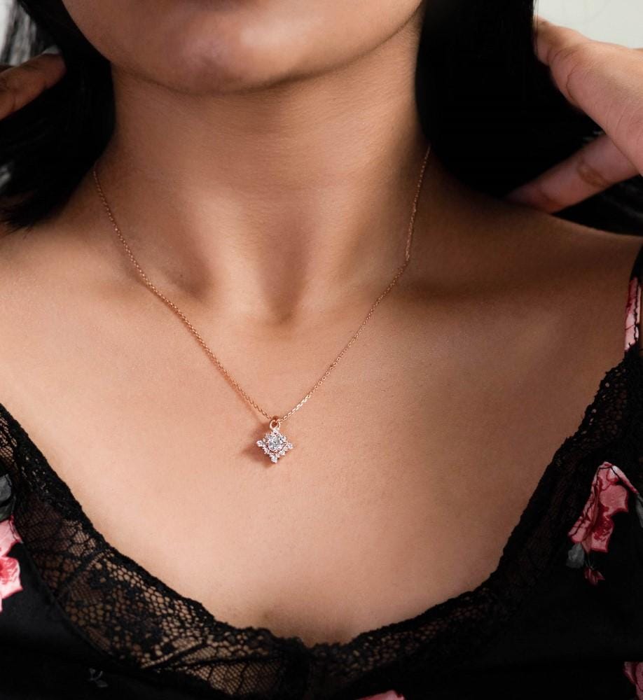 Kite Diamond Pendant Necklace WHITE GOLD