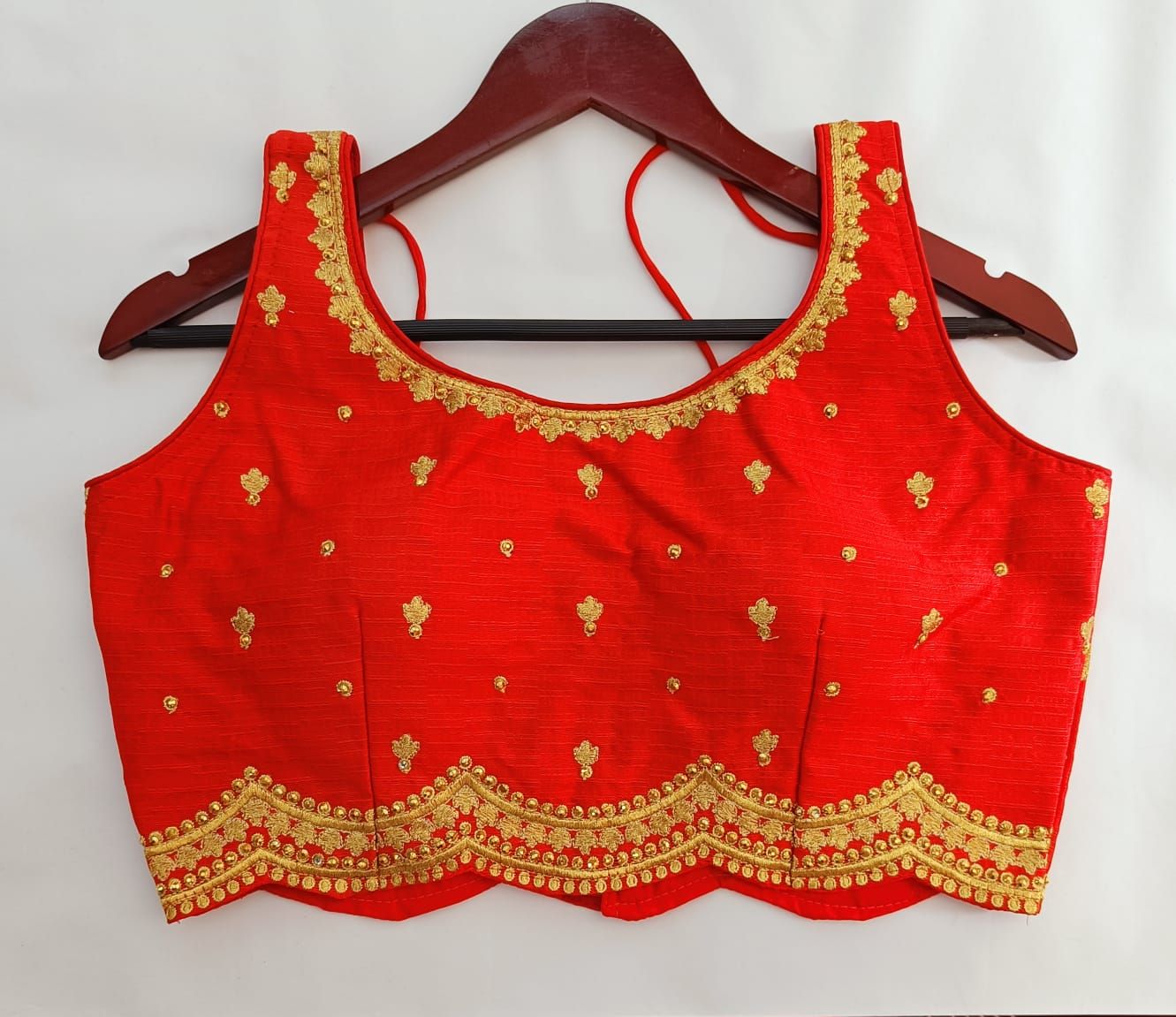 Laheriya work sleeve less Ready made Blouse-Red