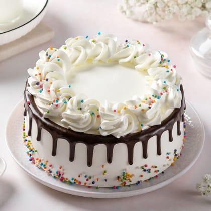 Creamy Drip Chocolate Cake Half Kg