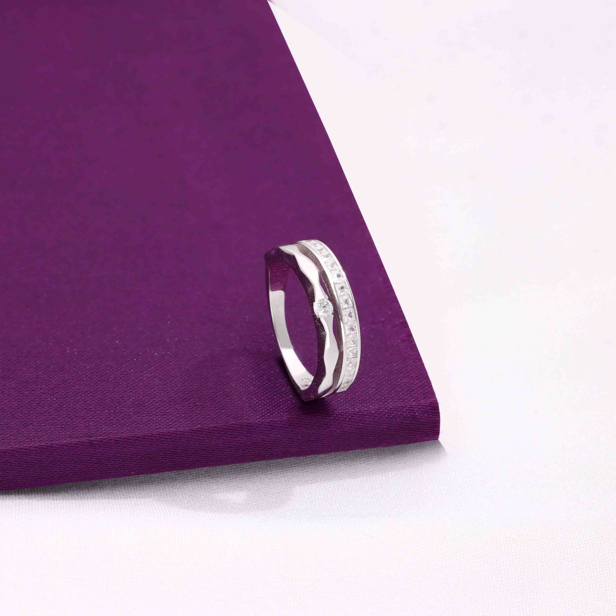 Elegant Sterling Silver Diamond Band Ring-White Stone / Silver / US 5 (15.6 mm Diameter)