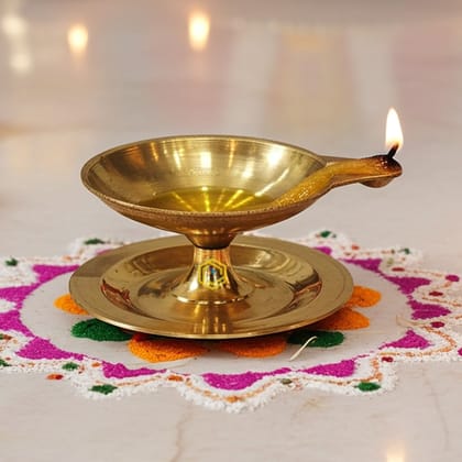 Brass Pandeep Plate Deepak, Oil Lamp No. 3  - Elegant Brass Lamp for Home D�cor, Height : 1.1 Inch (ZMAS146 D)