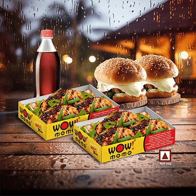 Chicken Himalayan Chilli Momo 6Pc+ Chk Moburg 2Pc+One250ml Soft Drinks