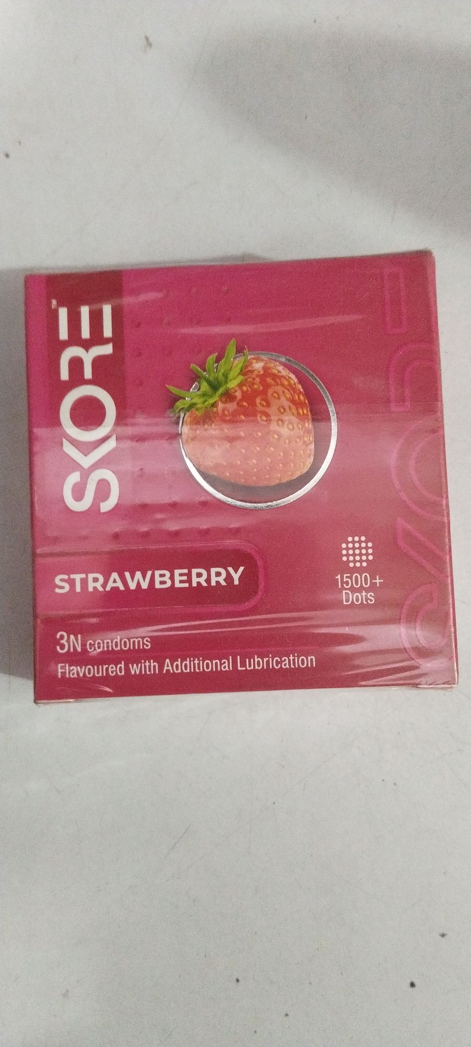 Skore Strawberry 1500+ Dots  condoms 