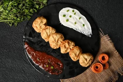 Veg Fried Momos [6 Pcs]