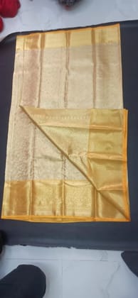Elegant Silk Saree in Traditional Handloom Weave