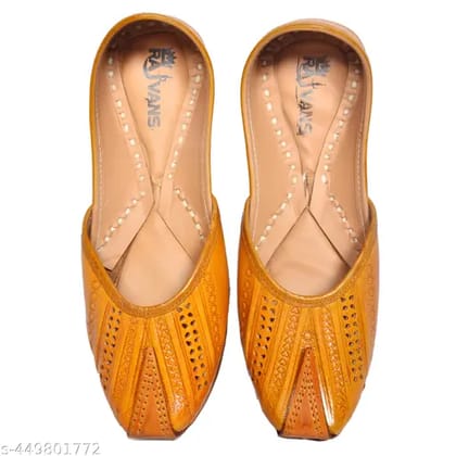 Ethnic Womens Leather Juttis with Cutting Artwork, Ladies mojaris, Punjabi Jutti, Office Work Casual wear (JTF-05)