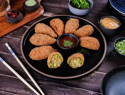 Veg Kurkure Momos [ 6 Pcs ]
