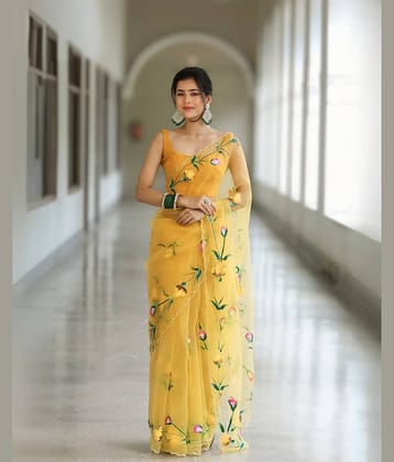 THE PRIVATE LABLE Organza Printed Regular Saree With Unstitched Blouse Piece ( Yellow )