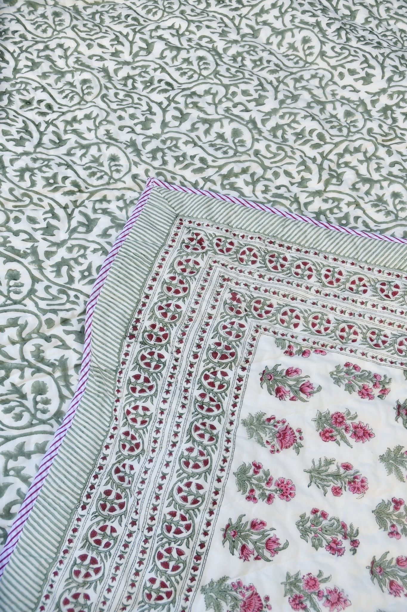 Jaipuri Buta Reversible Handblock Cotton Quilt (Single)