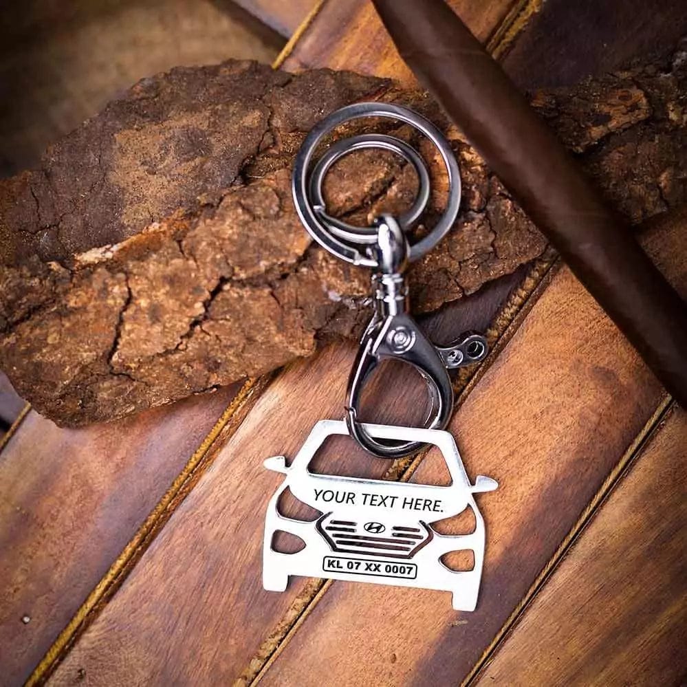 Hyundai Verna Keychain-Front View / Silver