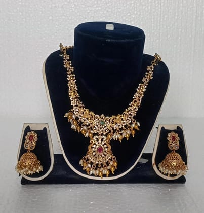 Antique Gold Plated Kundan and Pearl Necklace Set
