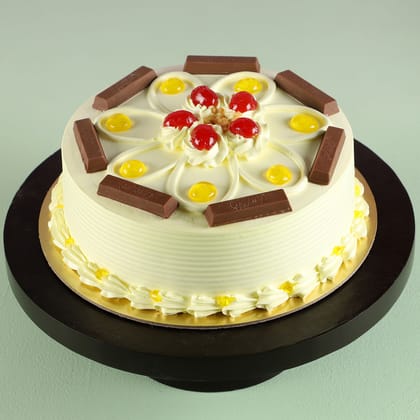 KitKat Butterscotch Cake Half Kg