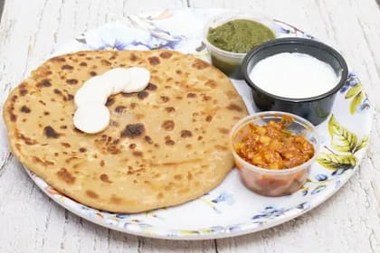 1 Mooli Paratha