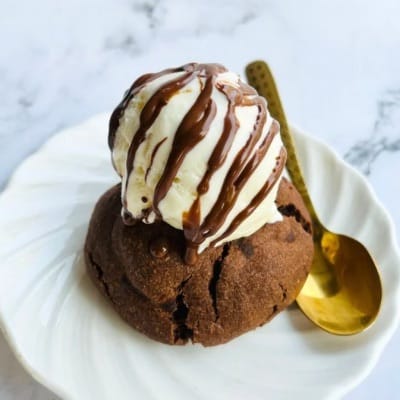 Double Chocolate Cookie with Ice Cream